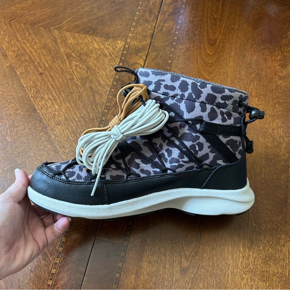 ❌❌SOLD❌❌Keen Women's 8 Uneek SNK II Waterproof Chukka Boots Animal Print/Silver - Picture 4 of 12